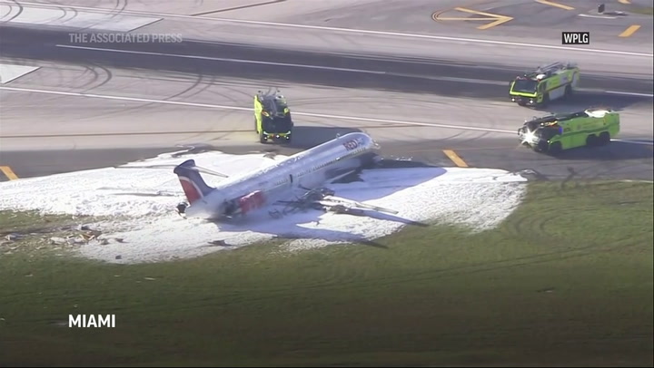 National Post | Plane Runs Of Runway At Miami Airport; 3 Injured