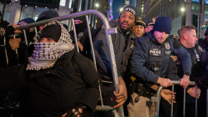 Toronto Sun | BATRA’S BURNING QUESTIONS: Pro-Palestinian protesters are