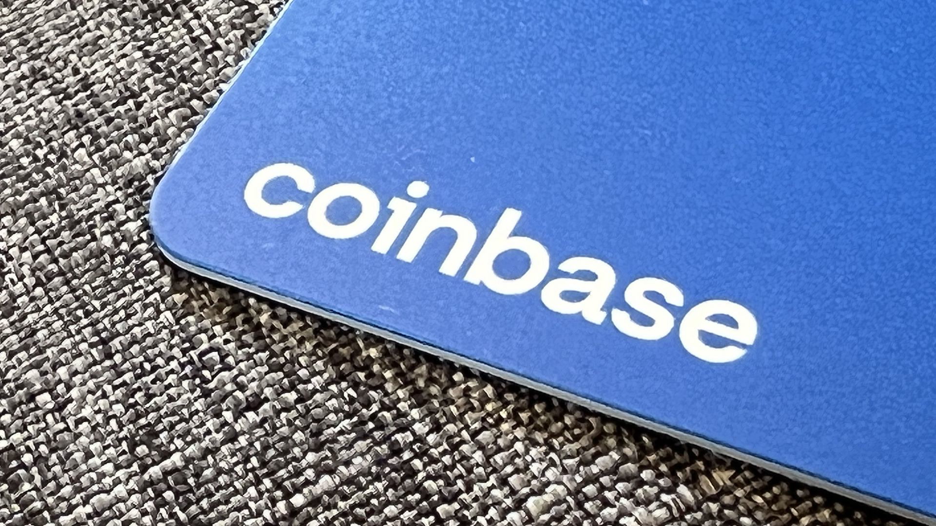 The emergence of blur as a major competitor to coinbases privacy focused cryptocurrency market